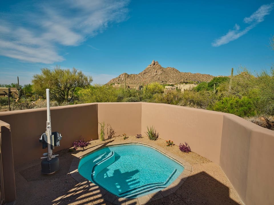 Four Seasons Resort Scottsdale at Troon North Resort in Pinnacle Peak