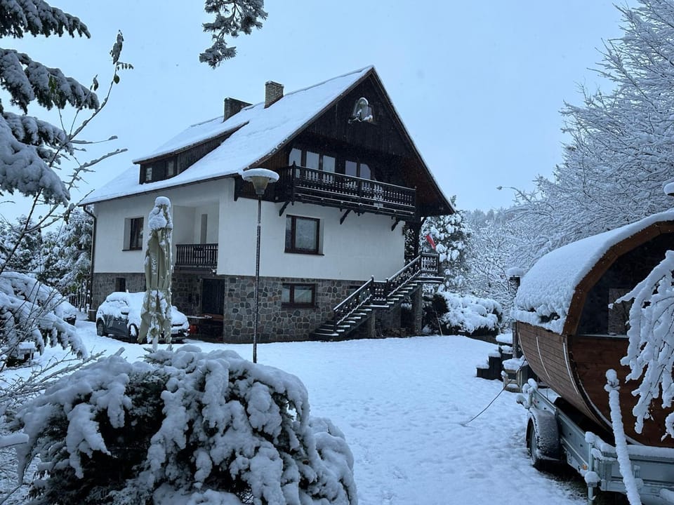 Leśniczówka WIEŻYCA Vacation rental in Pomeranian Voivodeship