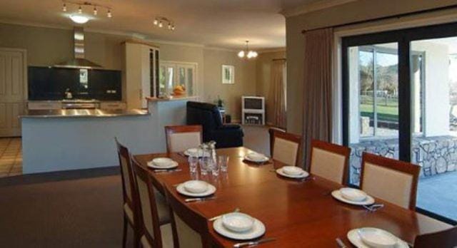 Tui Lodge Bed and Breakfast in Manawatū-Whanganui, New Zealand