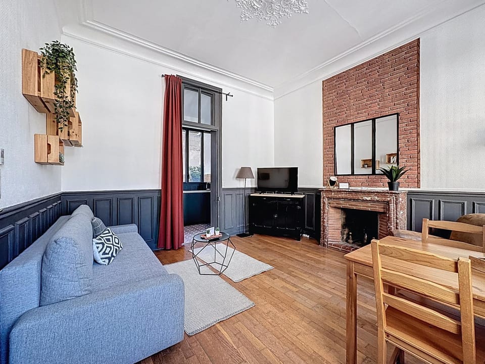 Living room, Dining area