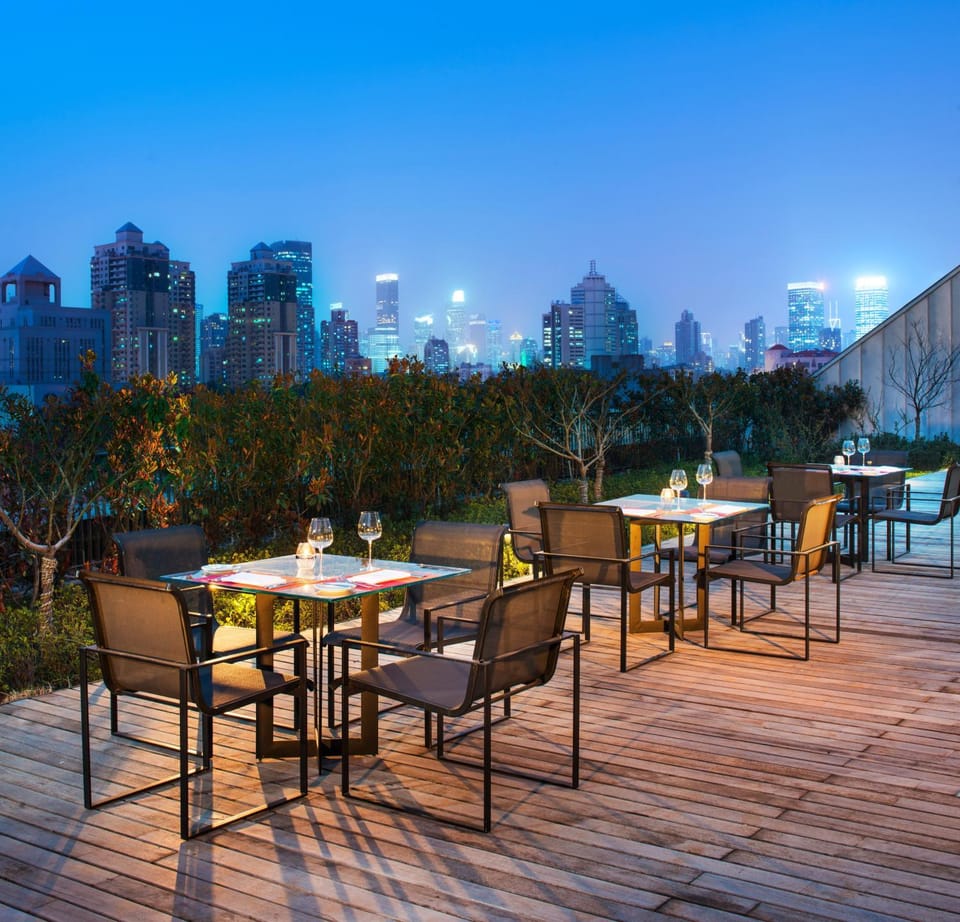 Restaurant/places to eat, View (from property/room), Balcony/Terrace, Food, Drinks