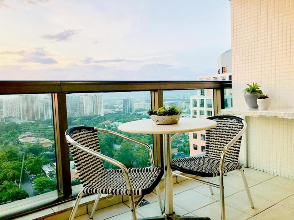 Balcony/Terrace, Decorative detail, City view, Lake view, Mountain view, Sea view
