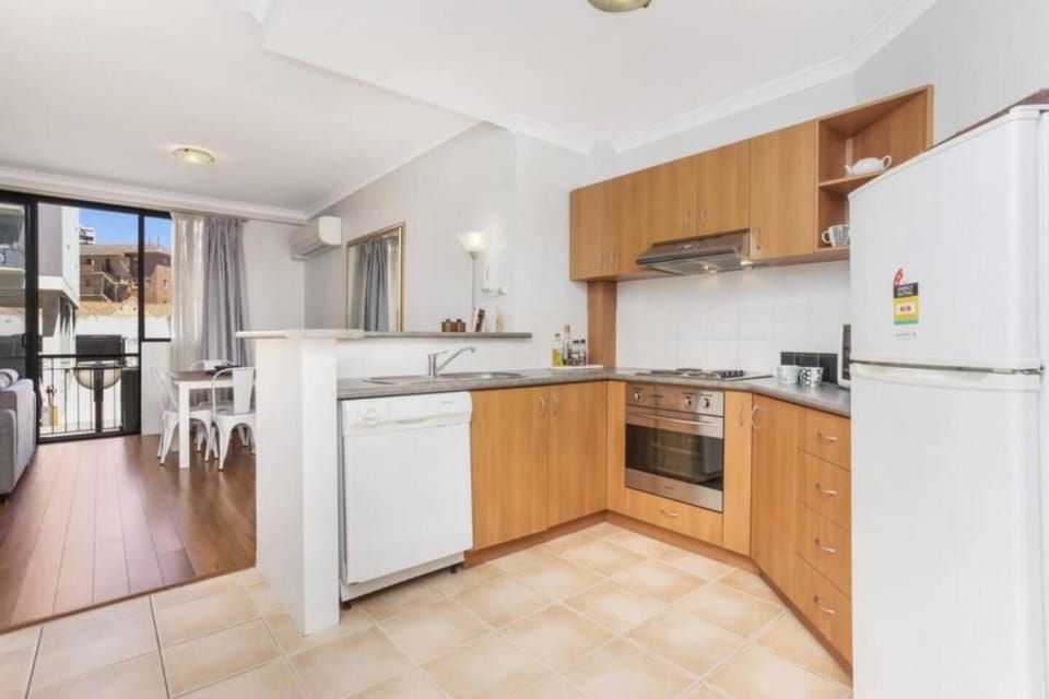 6 Executive Eastside Parking & Pool Apartment in Perth