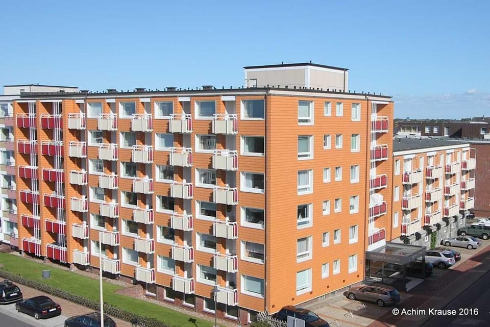 Property building, Location
