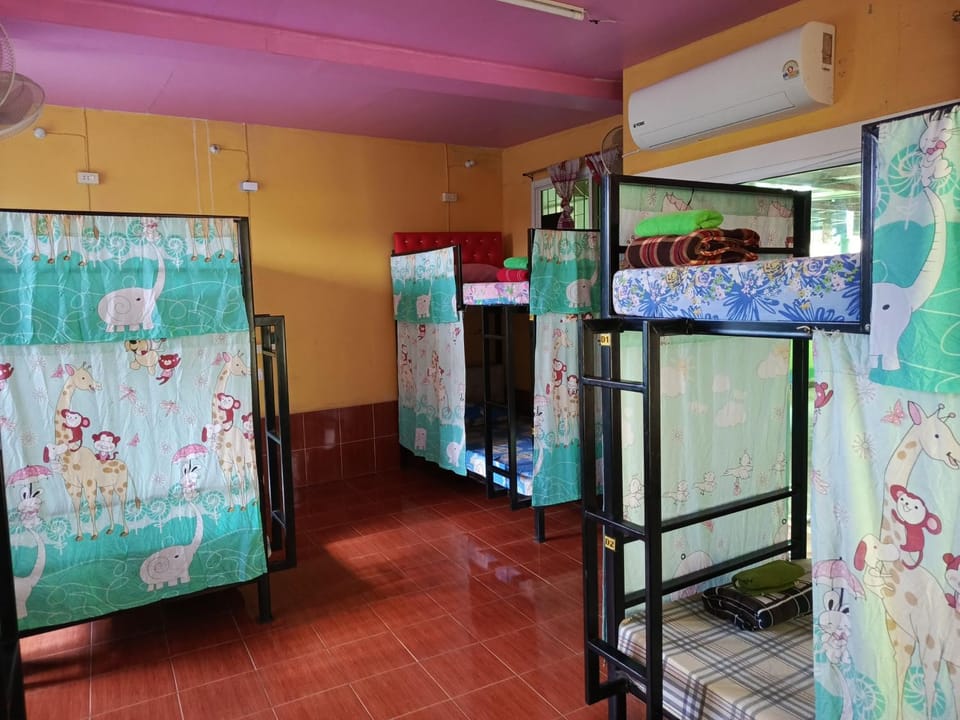 RuengsriSiri Guesthouse Bed and Breakfast in Thailand