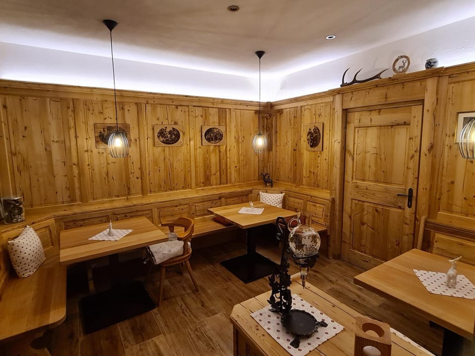 Communal lounge/ TV room, Game Room, Breakfast