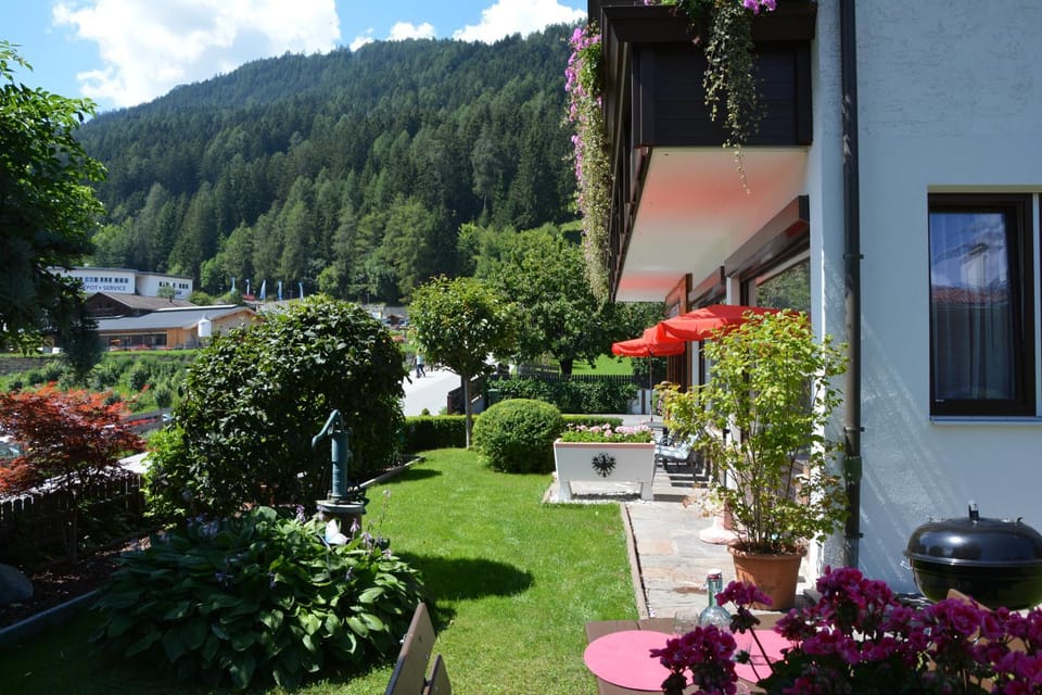 Property building, Balcony/Terrace