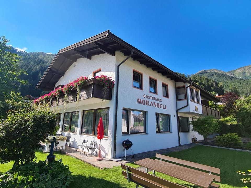 Property building, Summer, BBQ facilities, Garden, Balcony/Terrace