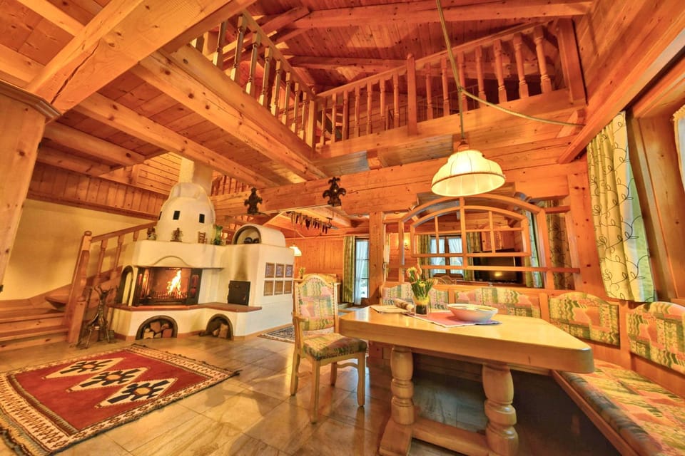 Communal lounge/ TV room, TV and multimedia, Kitchen or kitchenette, Seating area, Dining area, Communal kitchen, kitchen, kitchen