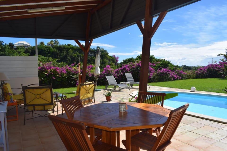 Patio, Day, Garden, Dining area, Garden view, Pool view, sunbed