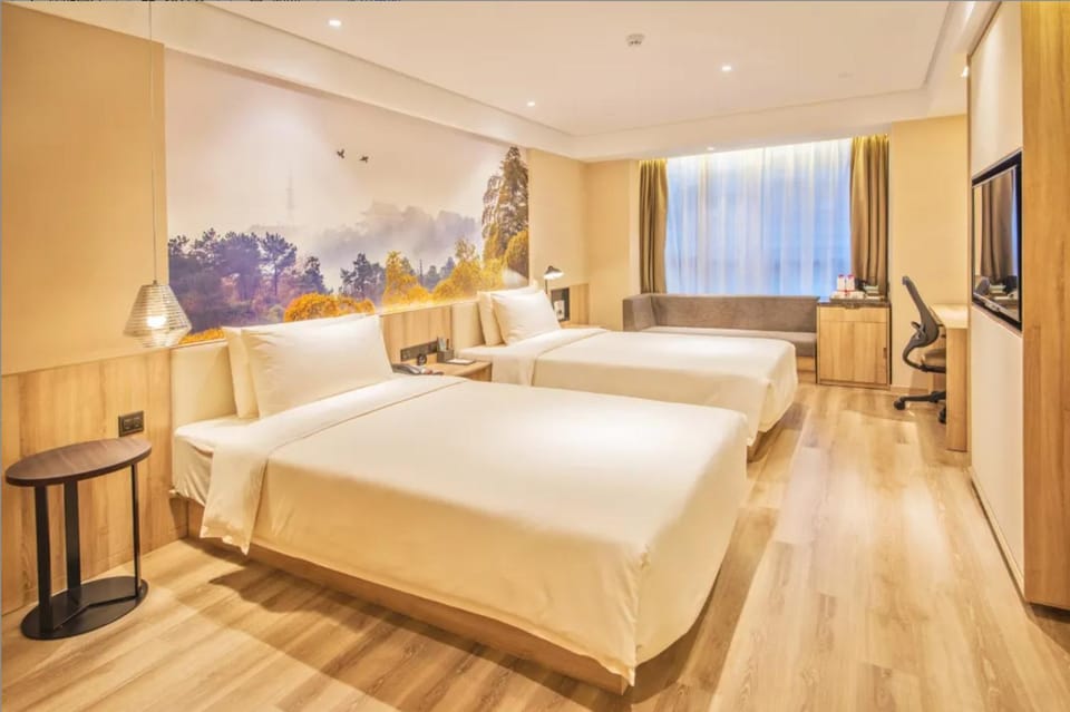 Atour Hotel Nanjing Sun Yat-sen Mausoleum Scenic Area Alfalfa Garden Subway Station Hotel in Nanjing