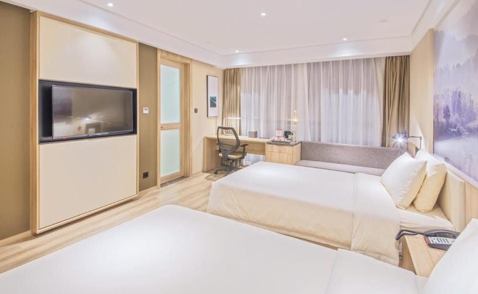 Atour Hotel Nanjing Sun Yat-sen Mausoleum Scenic Area Alfalfa Garden Subway Station Hotel in Nanjing