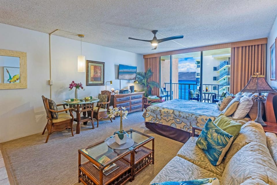 Deluxe Oceanview Maui Studio..New & Updated Apartment in Napili-Honokowai