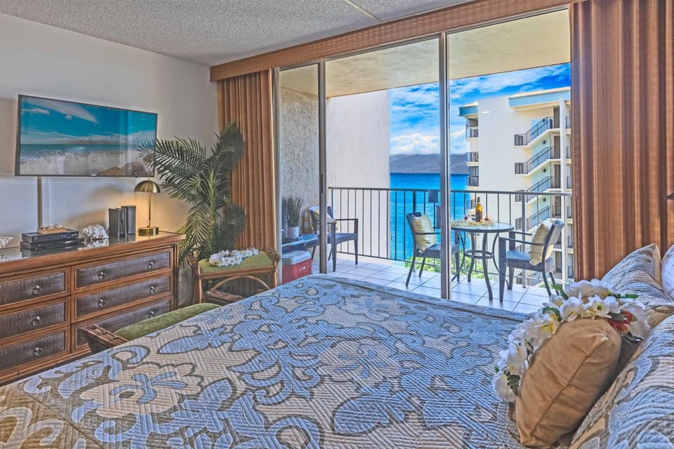 Deluxe Oceanview Maui Studio..New & Updated Apartment in Napili-Honokowai