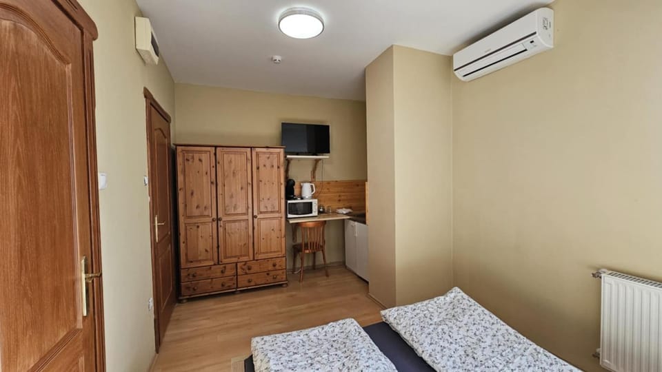 Rózsakert Apartmanház Bed and Breakfast in Hungary