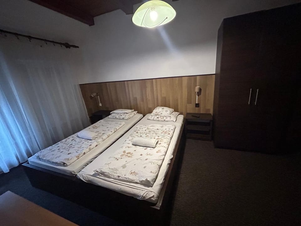 Bed, Bathroom, TV and multimedia, Bedroom, Parking, internet, air conditioner