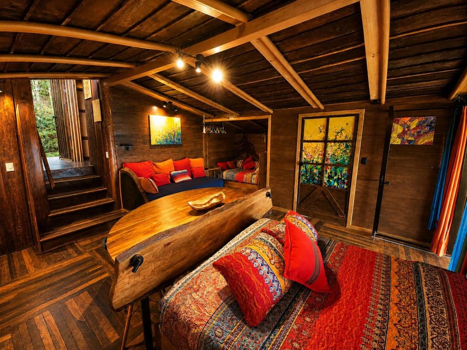 Bed, Living room, Photo of the whole room, Seating area