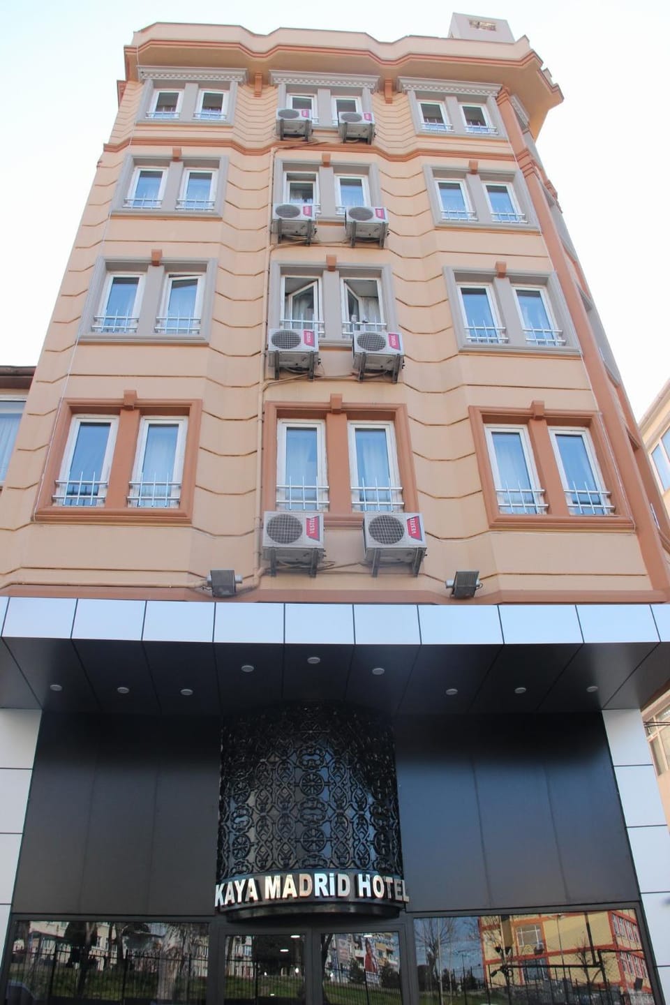 Facade/entrance