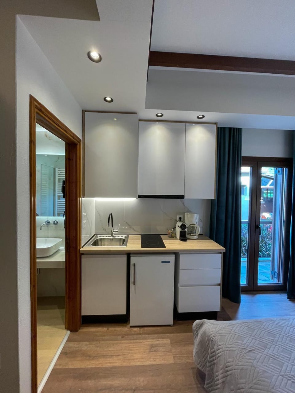 Kitchen or kitchenette, Photo of the whole room