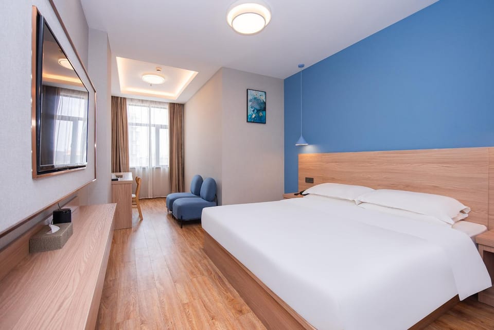 Bed, Photo of the whole room