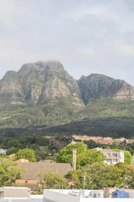 Nearby landmark, Natural landscape, Mountain view