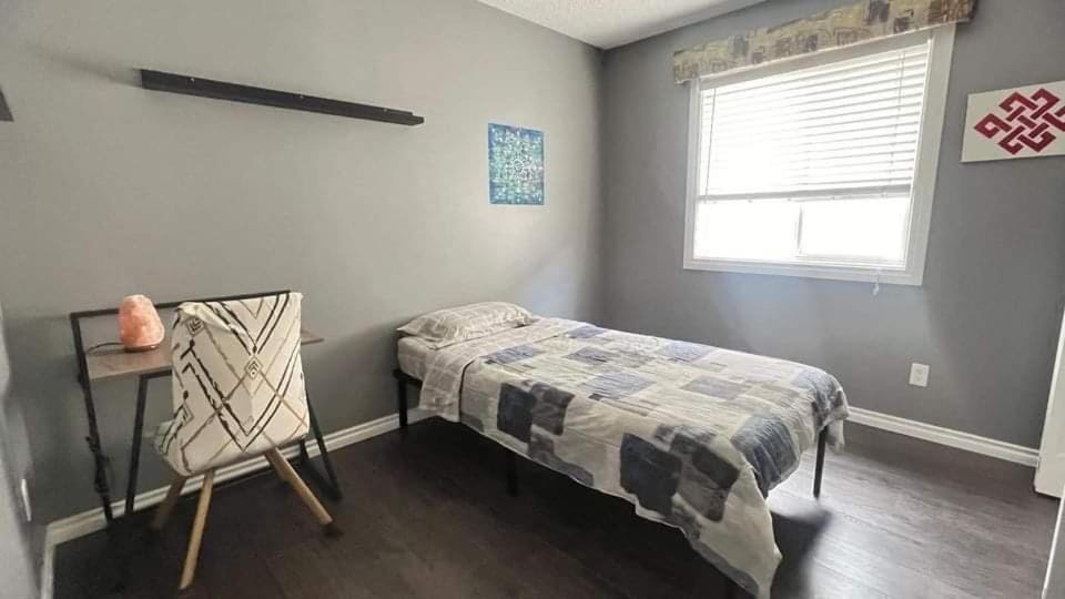 Monthly Accommodation Edmonton Londondery, Pilot Sound, McConachie Area Bed and Breakfast in Edmonton