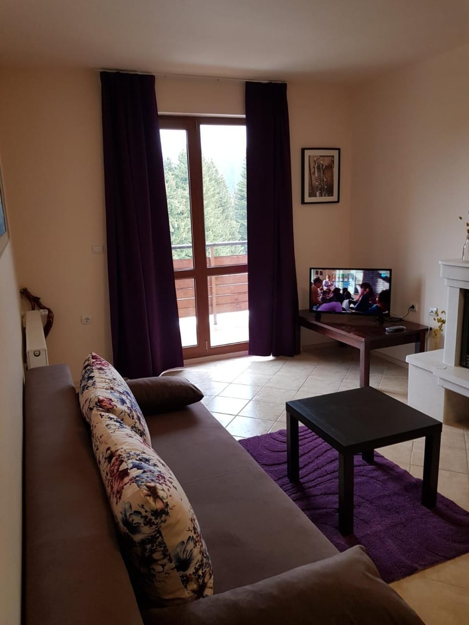 Communal lounge/ TV room, TV and multimedia, Living room, Seating area