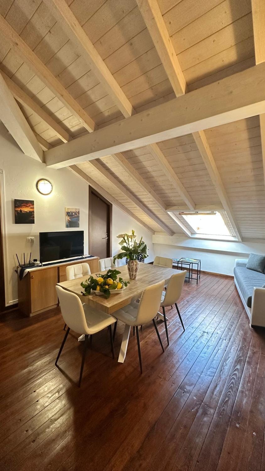 Dining area, Evening entertainment