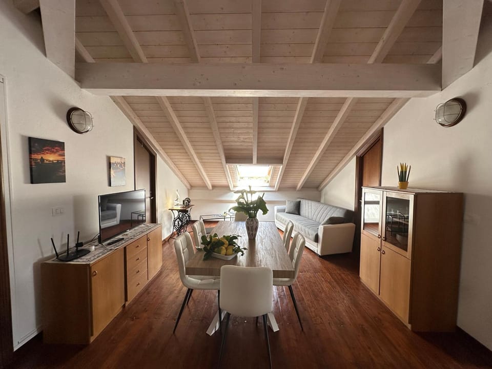 Kitchen or kitchenette, Living room, Dining area