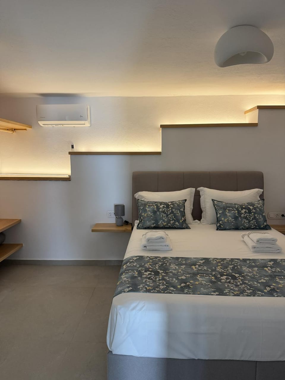 Podotas Group Bed and Breakfast in Milos