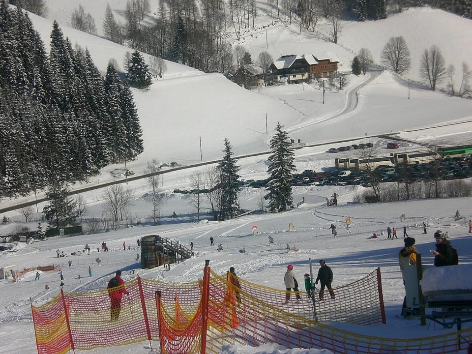 Ski School, Skiing