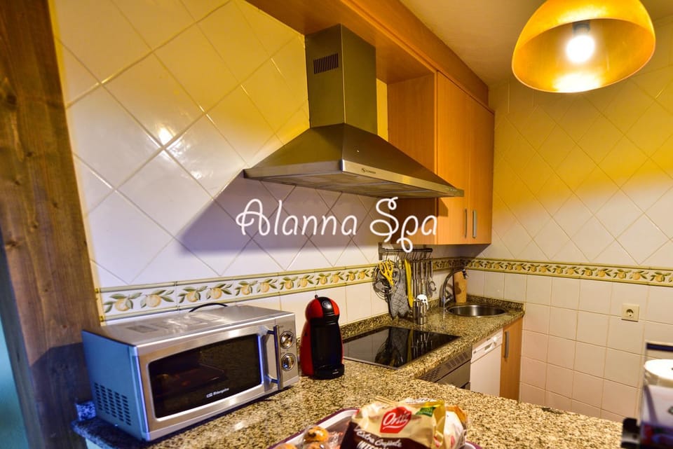 Kitchen or kitchenette, Breakfast
