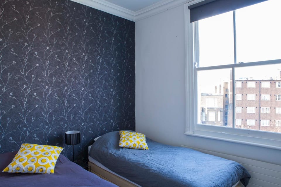 Linden Gardens Apartment in City of Westminster