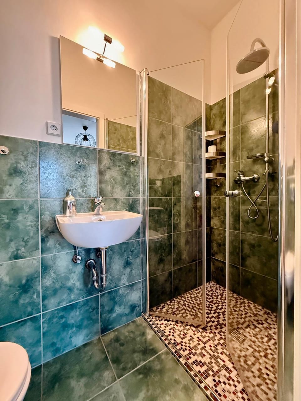 Shower, Toilet, Bathroom