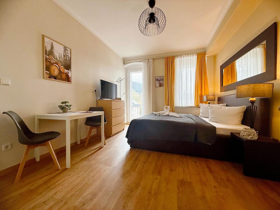 Living room, Bedroom, Food, Food, Mountain view, Mountain view, Lunch, Lunch, Dinner, Dinner