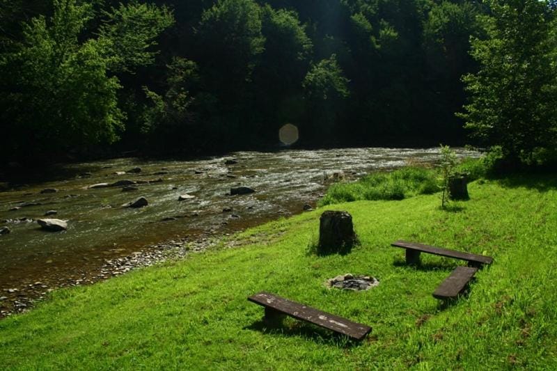 Nearby landmark, Day, Natural landscape, BBQ facilities, River view