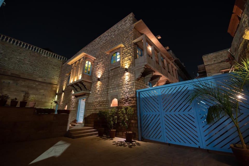 Facade/entrance