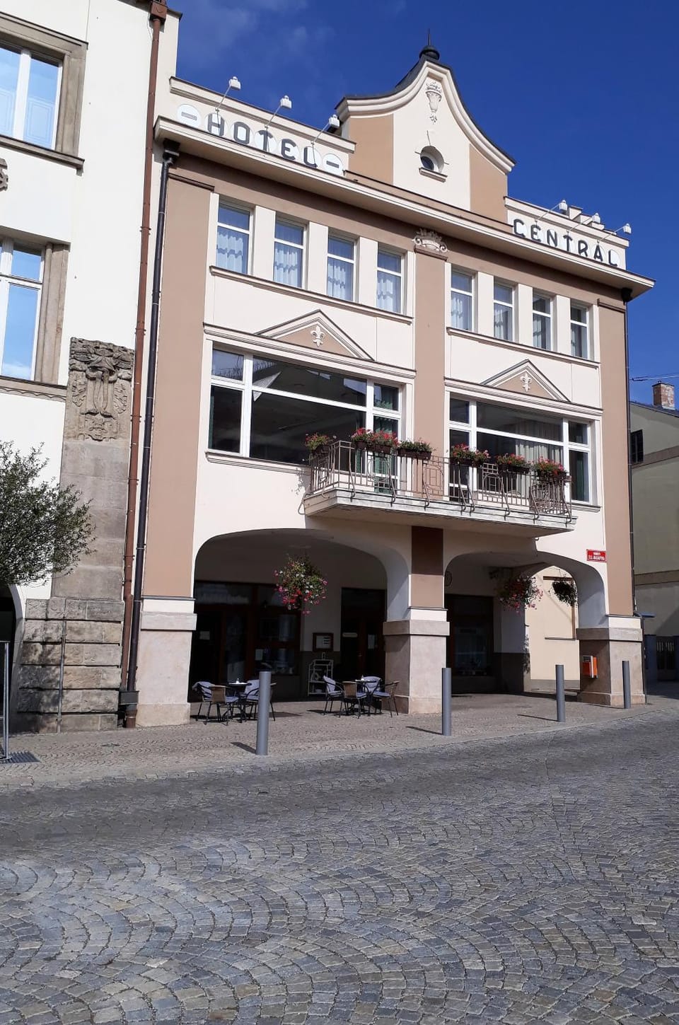Property building, Facade/entrance