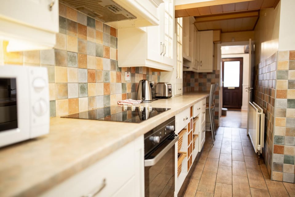 Home From Home, Sleeps 6 people House in Belfast
