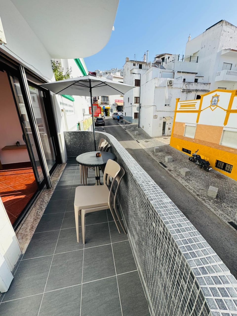 Balcony/Terrace, City view, Street view