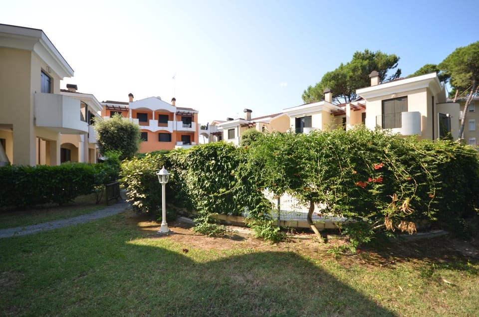 Property building, Day, Natural landscape, Garden view