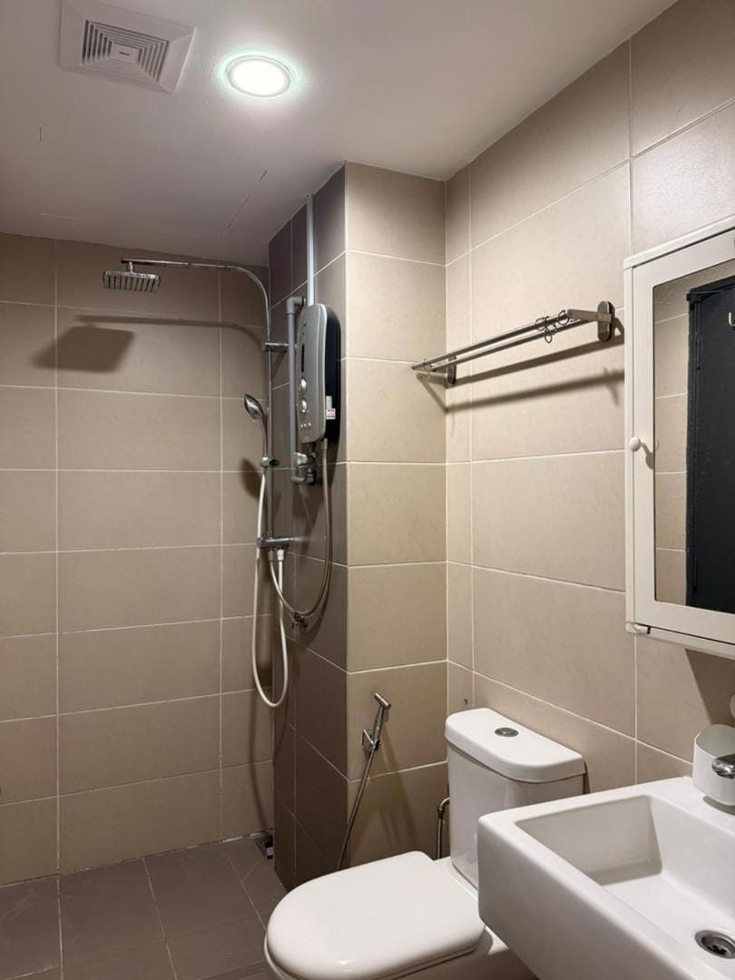Emira Residence Seksyen 13 Shah Alam by Alpha LaVista Apartment in Selangor, Malaysia