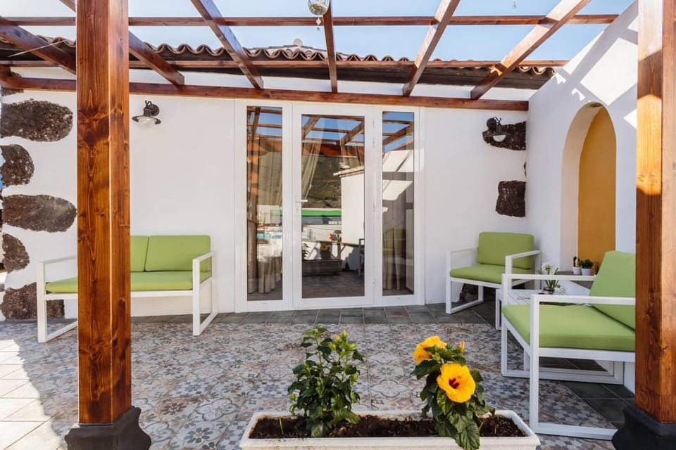 Patio, Spring, Off site, Day, Garden, Balcony/Terrace