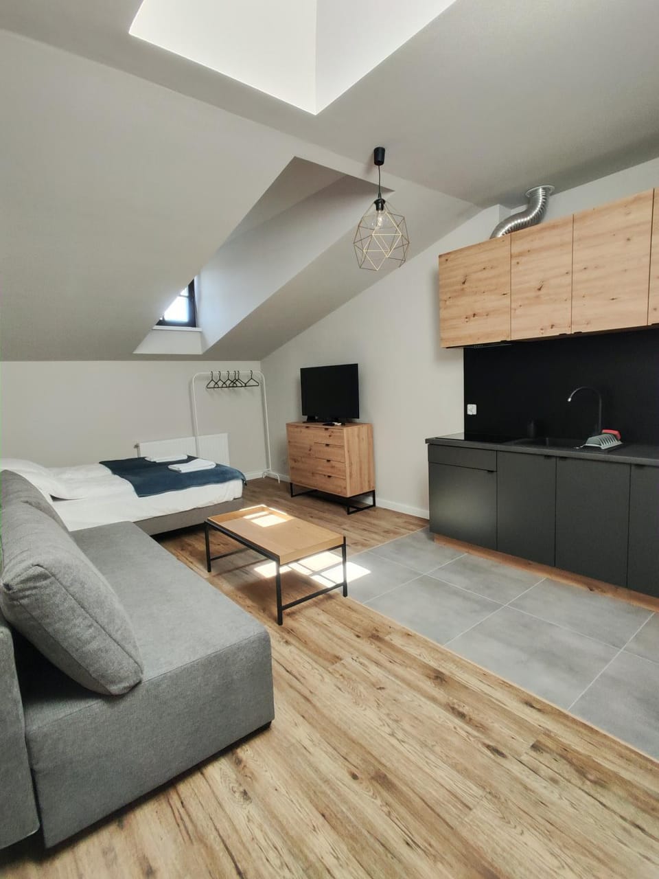 TV and multimedia, Kitchen or kitchenette, Living room, Seating area