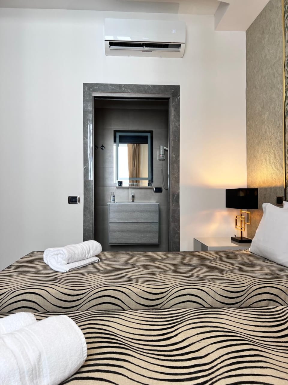 Daphne Suites Bed and Breakfast in Rome