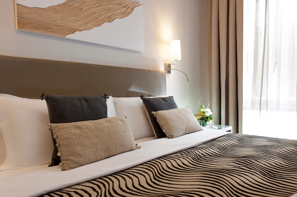 Daphne Suites Bed and Breakfast in Rome