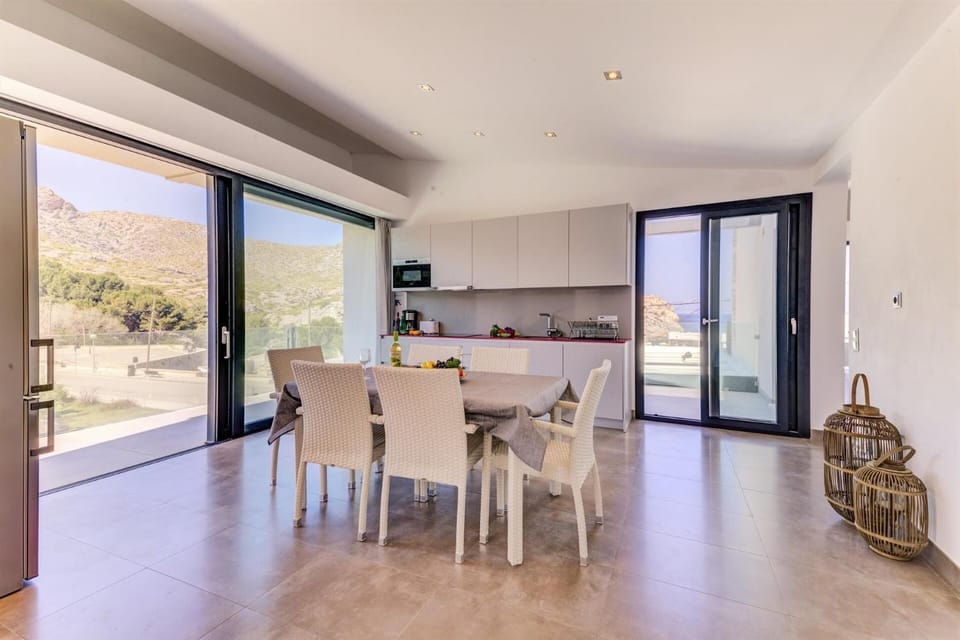 Kitchen or kitchenette, Dining area, Sea view, pet friendly