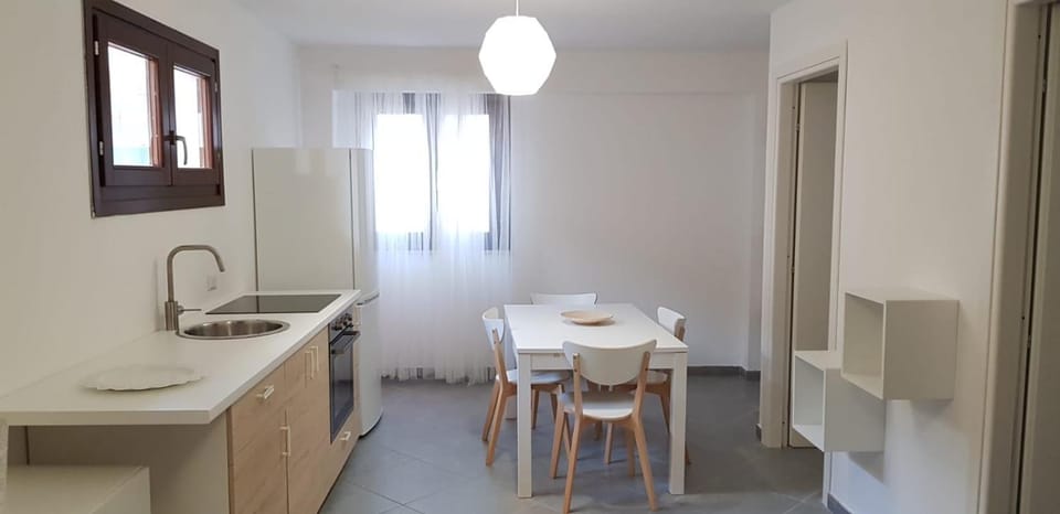 Kitchen or kitchenette, Dining area, Communal kitchen