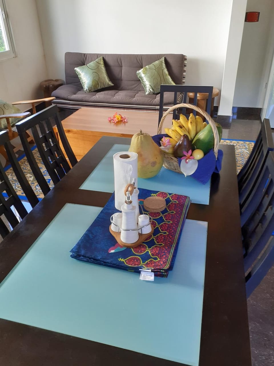Seating area, Dining area