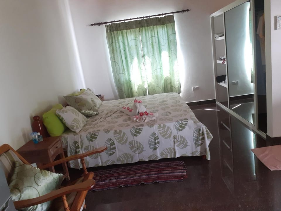 Bed, Photo of the whole room, Bedroom, wardrobe